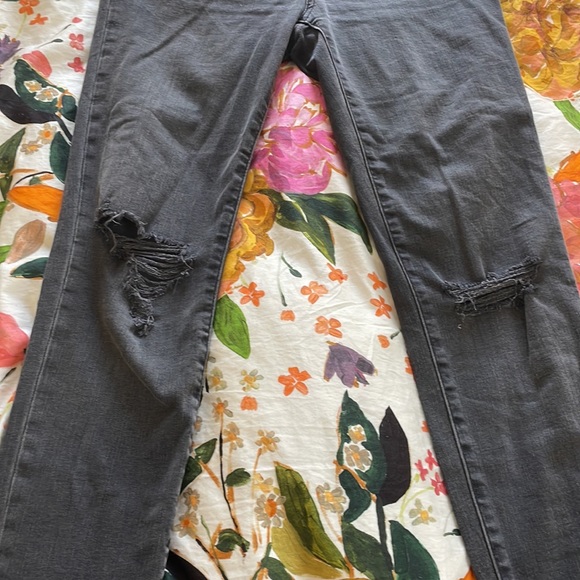 Grey Distressed Madewell Jeans - Picture 2 of 4